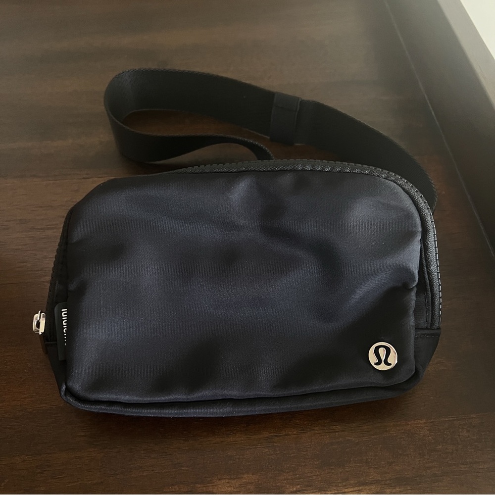 Lowest Take Literally Everywhere Bag by Lululemon Black GUC